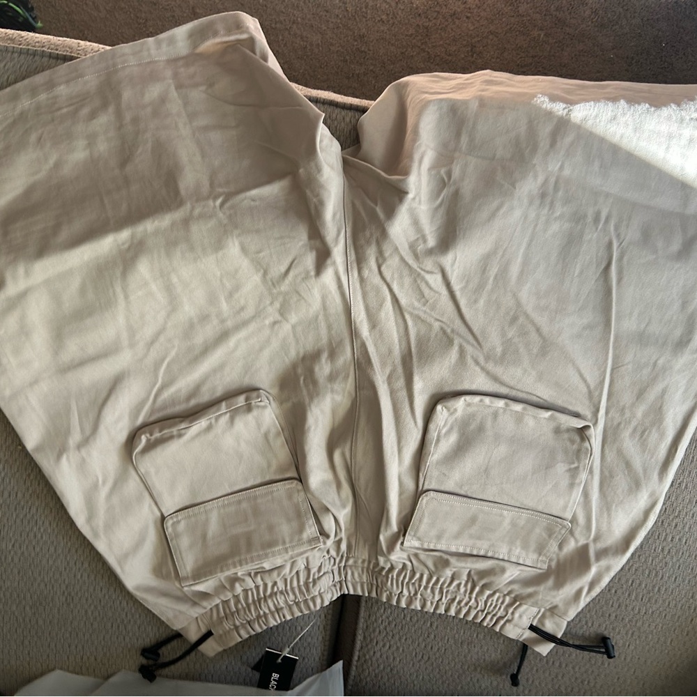 Cargo Shorts - Picture 2 of 3